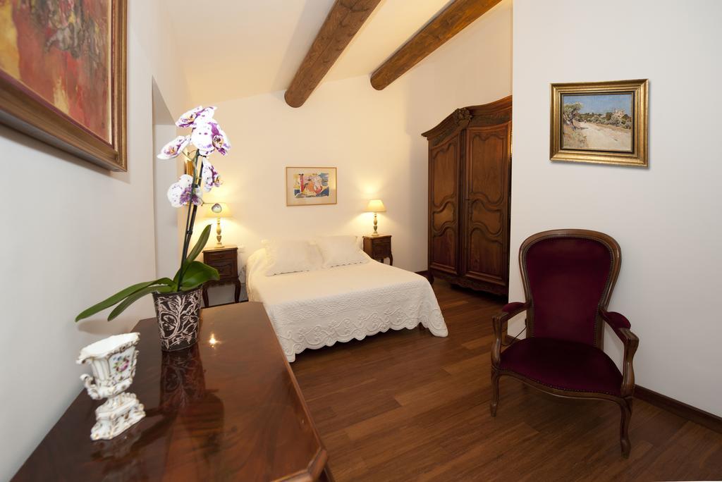 La Maison Du Peintre En Provence Mallemort Habitación foto